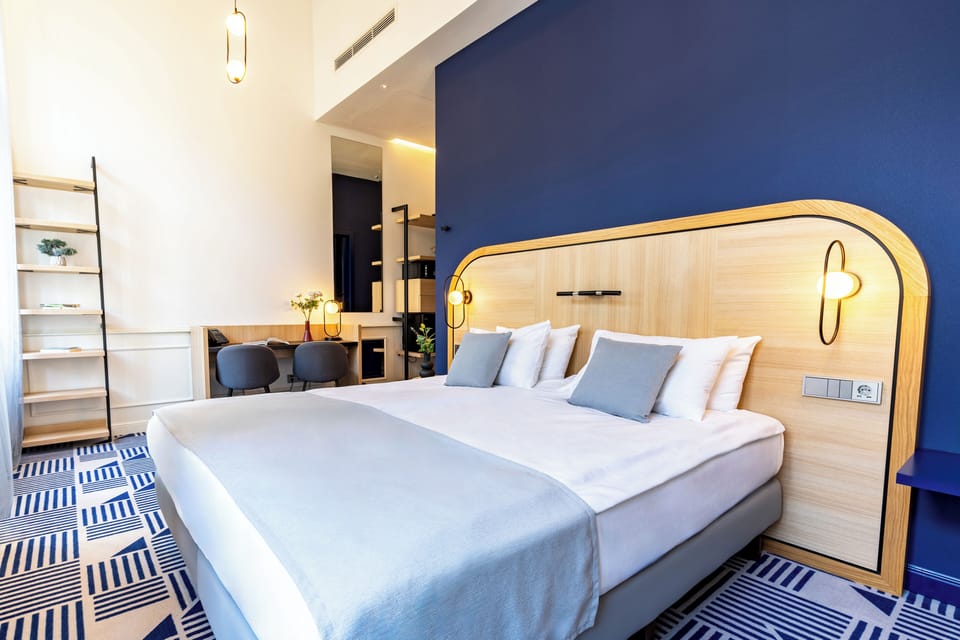 DELUXE DOUBLE ROOM | Hypo-allergenic bedding, in-room safe, blackout drapes, soundproofing