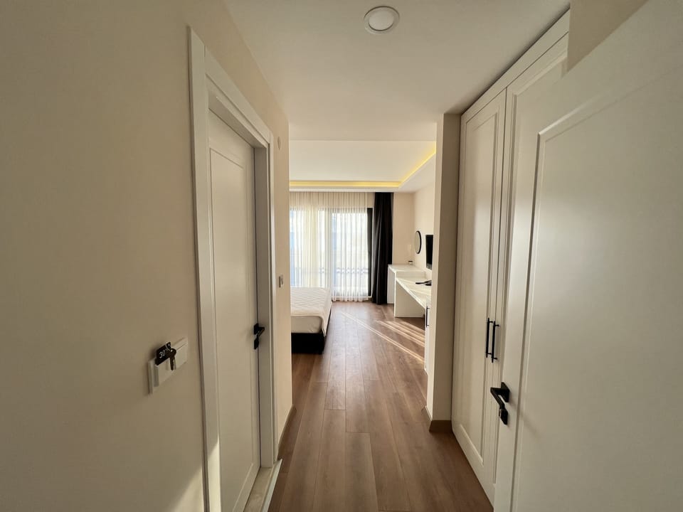 Comfort Double Room, 1 Bedroom, Refrigerator, Sea View | Minibar, free WiFi, bed sheets
