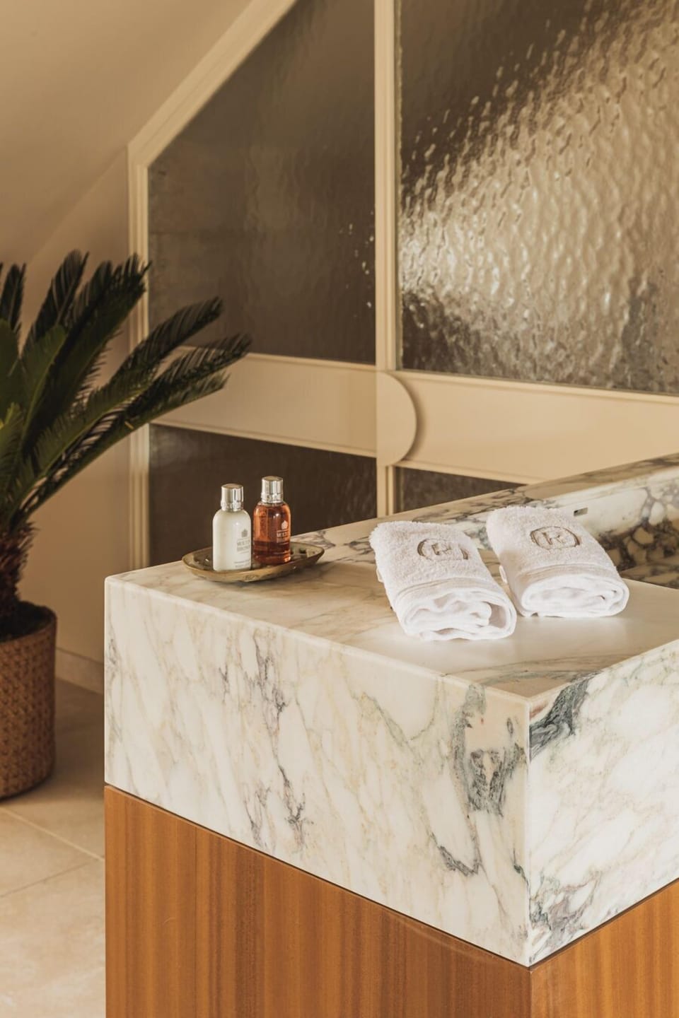 Executive Room | Egyptian cotton sheets, premium bedding, down comforters, minibar