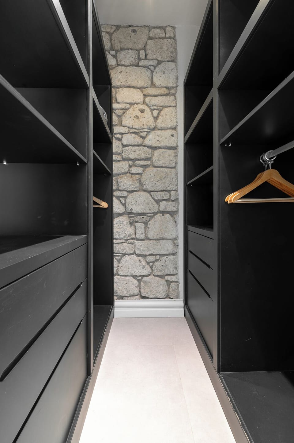 Premium Suite | Egyptian cotton sheets, premium bedding, minibar, in-room safe