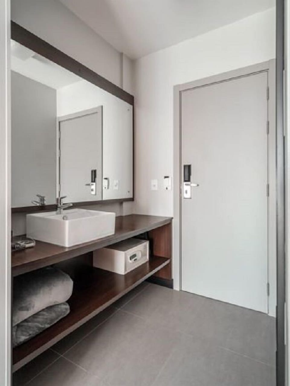 Executive Suite | Premium bedding, minibar, in-room safe, desk