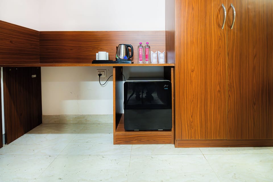 Deluxe Double Room | Rollaway beds (surcharge), WiFi (free), bed sheets