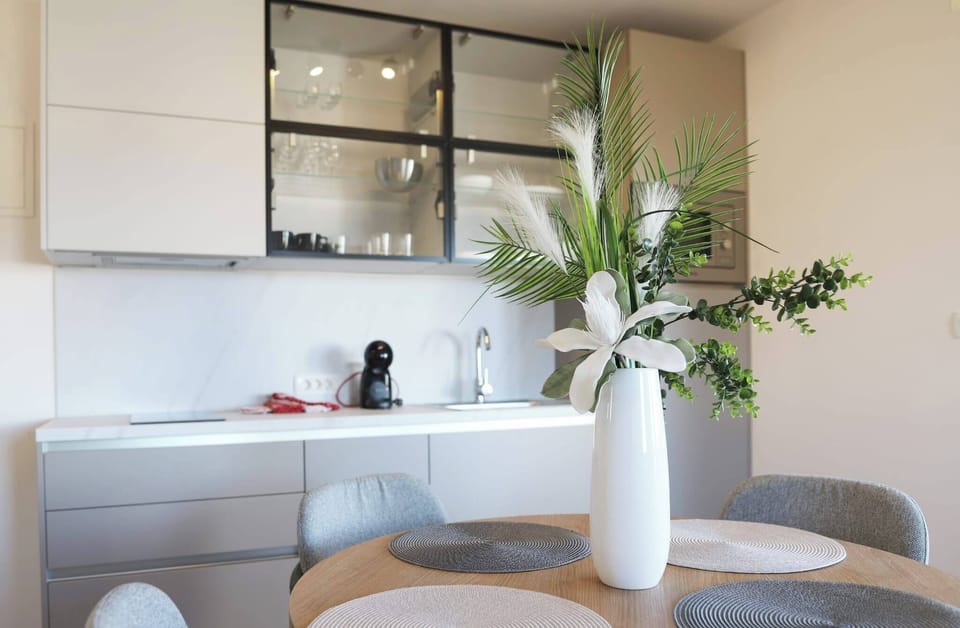 Apartment, 1 Bedroom, Balcony, Garden View | Interior