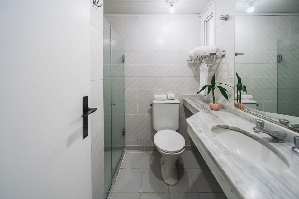 STANDARD CASAL | Bathroom | Shower, hair dryer, towels
