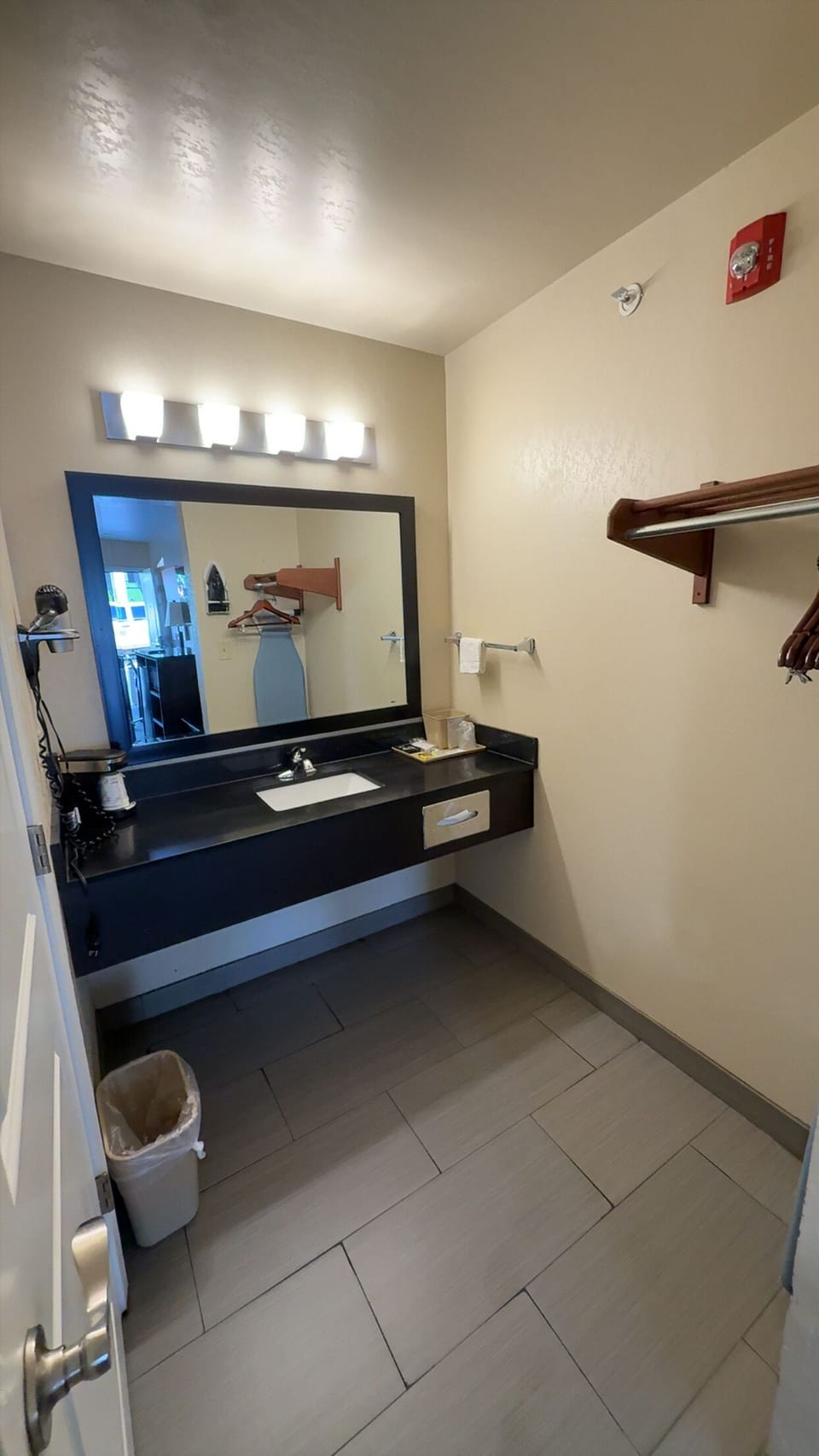 Bathroom sink