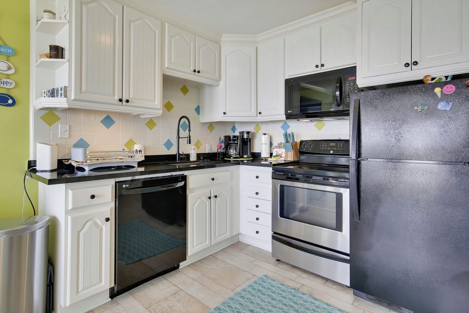 Condo (2 Bedrooms) | Property amenity