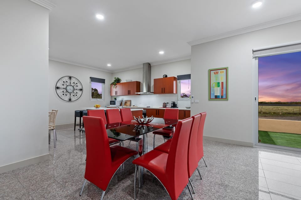 Family House | In-room dining