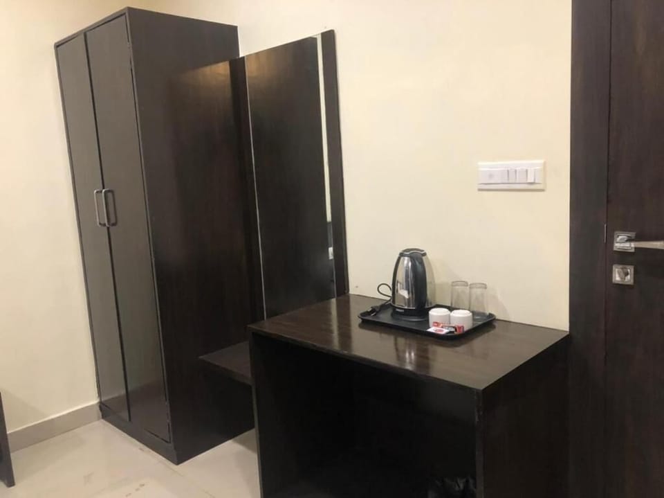 Deluxe Room | Laptop workspace, free WiFi