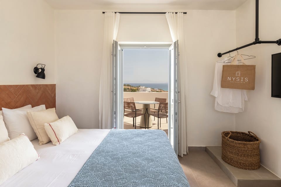 Signature Suite (1st floor) | Soundproofing, free WiFi, bed sheets