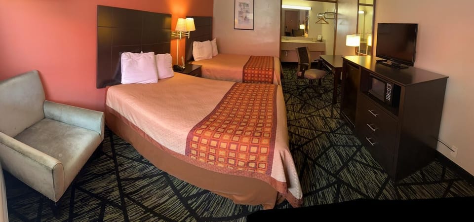 Standard Double Room, 2 Double Beds | Free WiFi, bed sheets