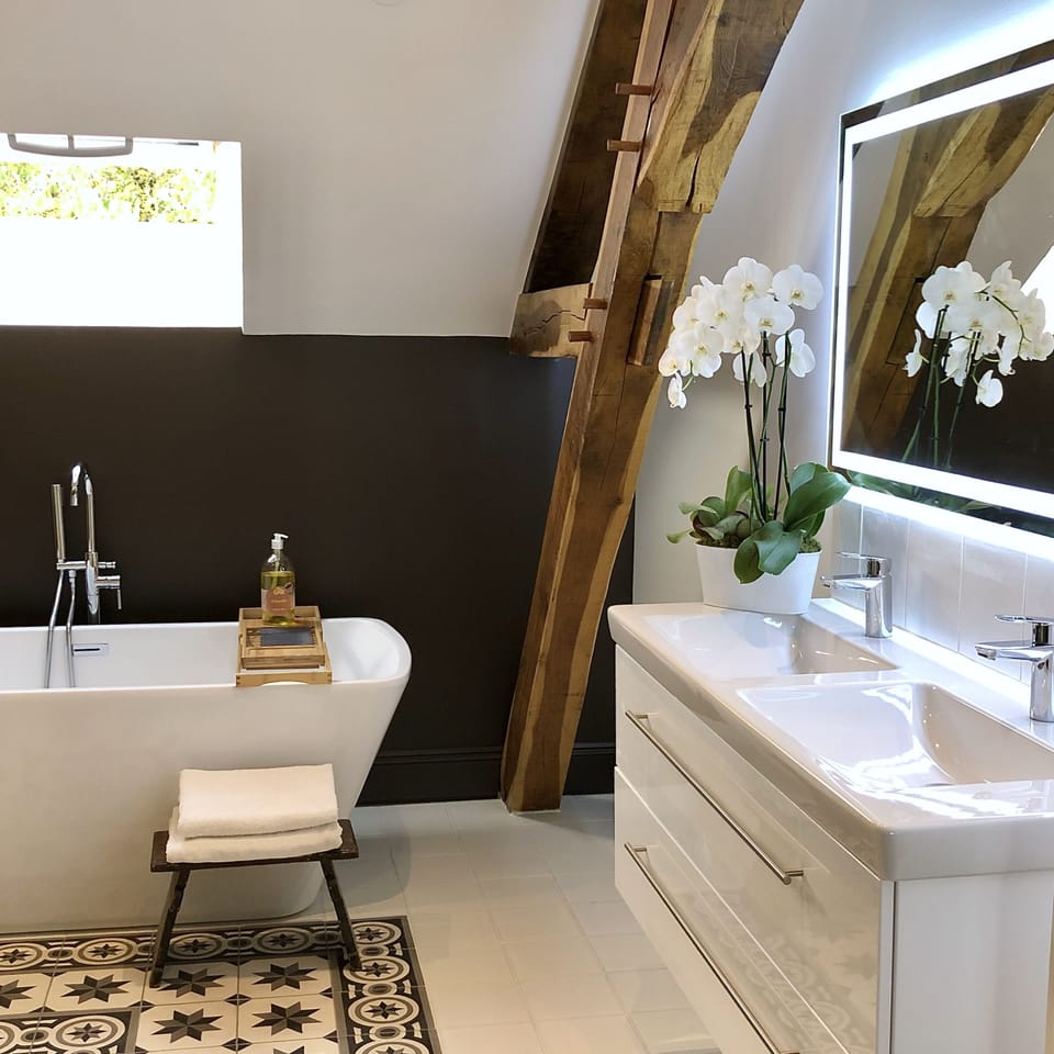 Grand Suite, Park View (Continentale) | Bathroom | Separate tub and shower, hydromassage showerhead, hair dryer, bathrobes