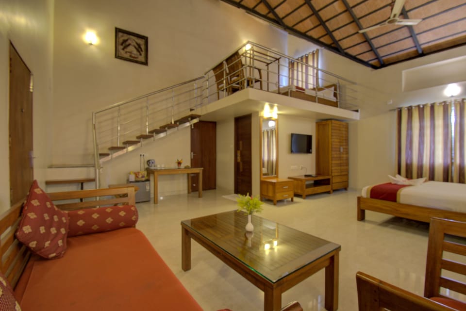 Attic AC Villa | In-room dining