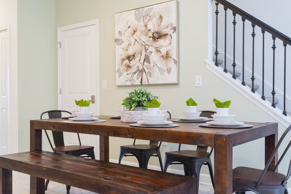 Family Townhome, 5 Bedrooms | Living area | 60-inch Smart TV with cable channels, Netflix, Hulu
