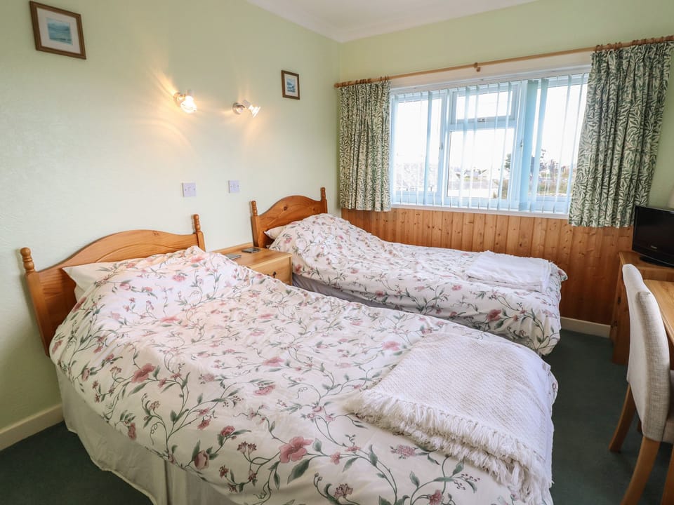 Morlyn Guest House Apartment Cottage in Wales