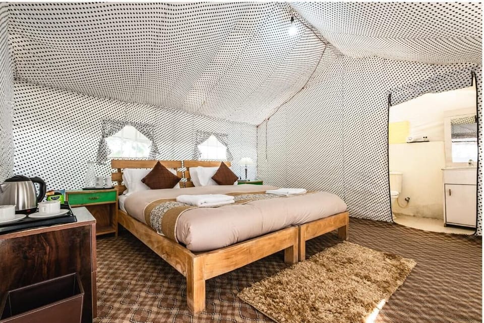 Deluxe Room | WiFi (free), bed sheets