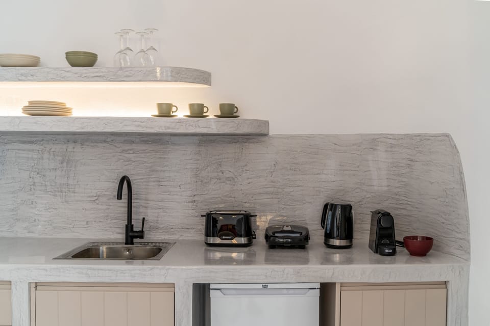 Luxury Apartment | Private kitchen | Espresso maker, coffee/tea maker, microwave, electric kettle