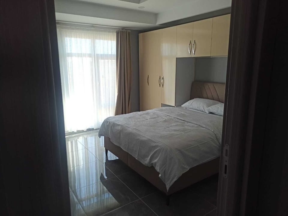 Family Suite | Desk, laptop workspace, iron/ironing board, free WiFi