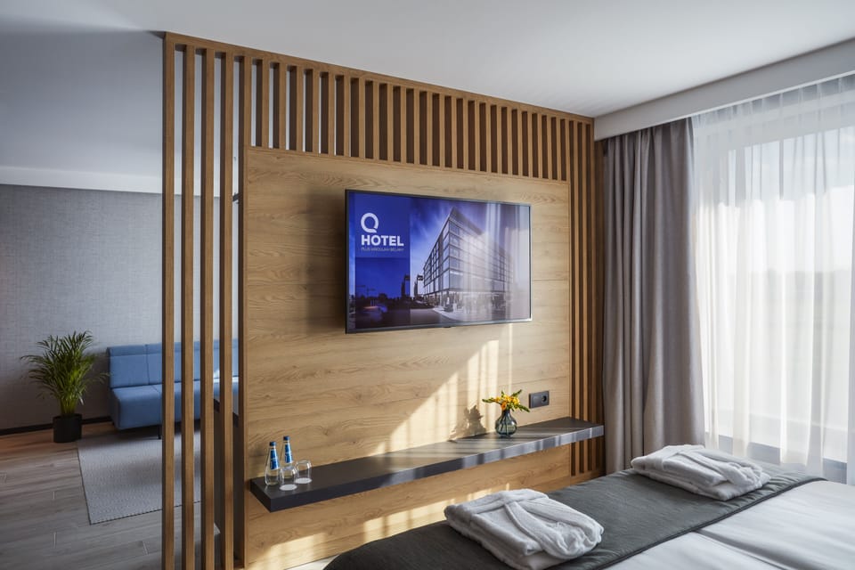 Junior Suite | Hypo-allergenic bedding, minibar, in-room safe, desk