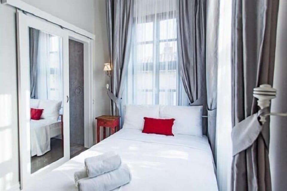 Standard Double Room, 1 Double Bed | Iron/ironing board, free WiFi, bed sheets