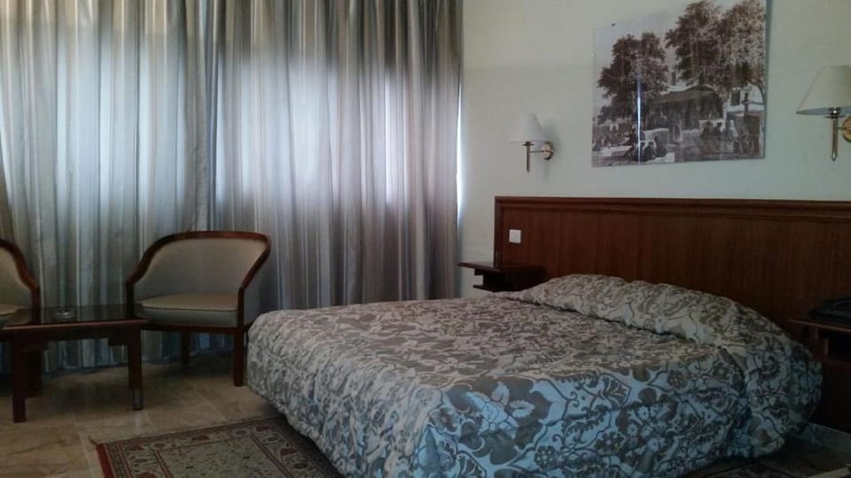 Desk, bed sheets