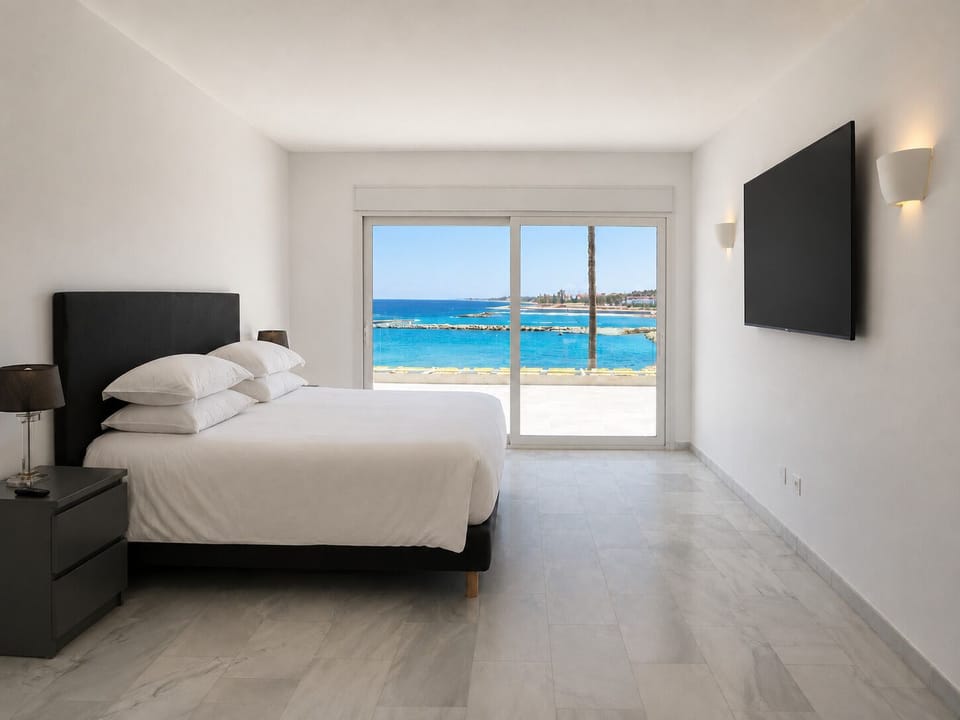 In-room safe, iron/ironing board, WiFi (free), bed sheets