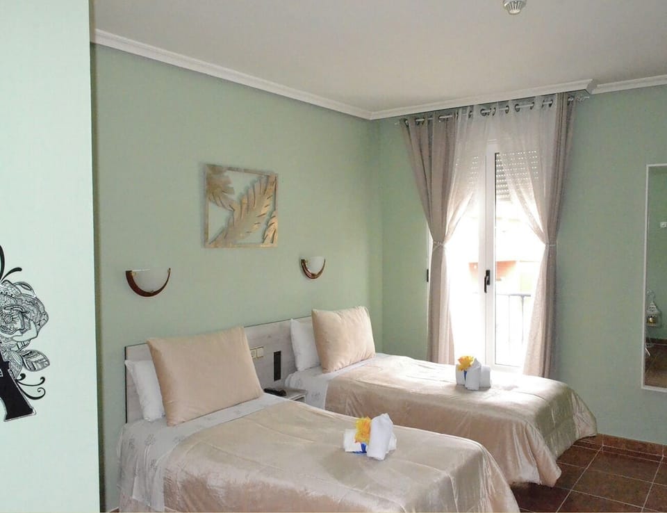 Comfort Double Room | Down comforters, desk, laptop workspace, WiFi (free)