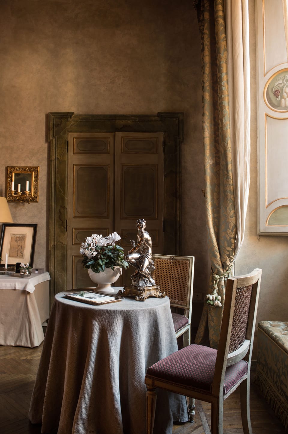 Napoleone Suite | Minibar, in-room safe, desk, blackout drapes