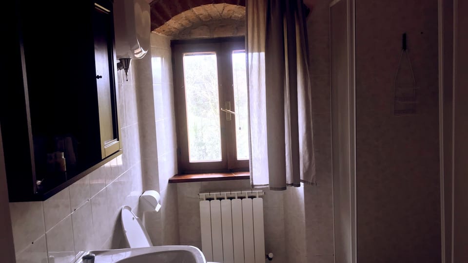 Economy Twin Room, Ensuite | Bathroom