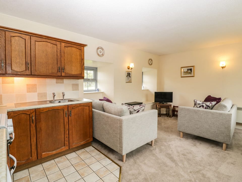 Cottage | 2 bedrooms, individually decorated, individually furnished, free WiFi