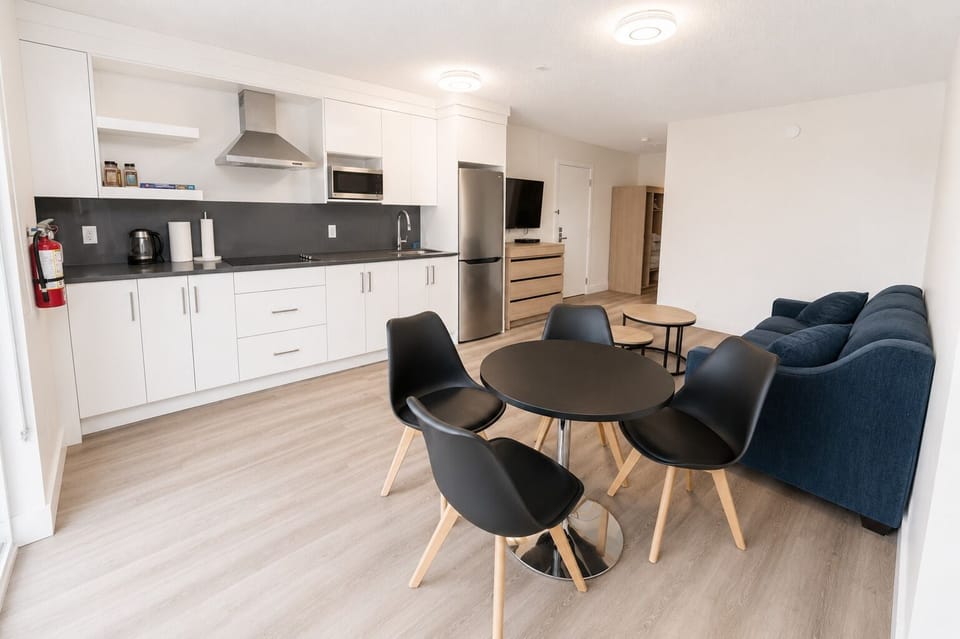 Presidential Suite Lake View and Balcony | Private kitchen | Coffee/tea maker, microwave, electric kettle, paper towels