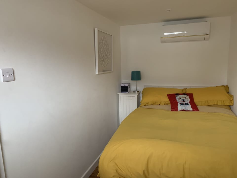 Lodge , air con , Free Parking , Mini bar Cottage in Hove