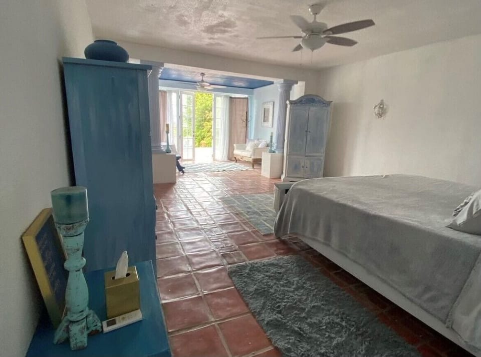 Premium Room, Mobility Accessible, Partial Ocean View | Hypo-allergenic bedding, in-room safe, individually decorated
