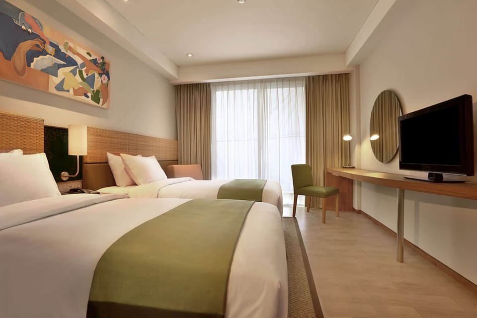 Deluxe Room, 1 Queen Bed | Premium bedding, in-room safe, desk, free WiFi
