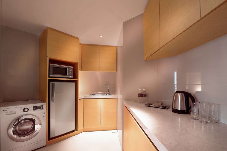 Mini-fridge, coffee/tea maker