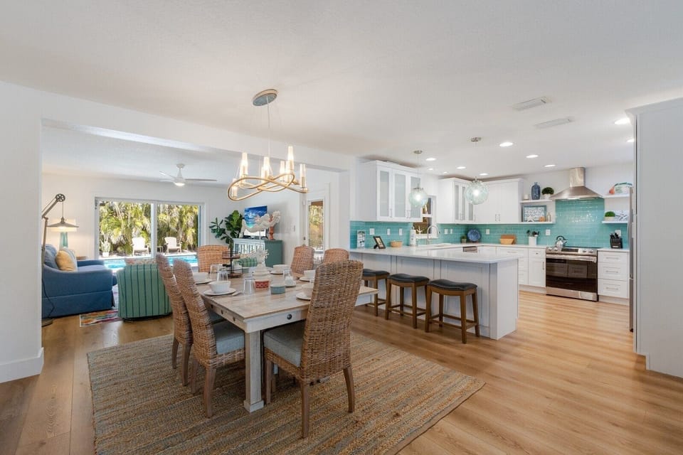 House, 3 Bedrooms | Private kitchen | Fridge, coffee/tea maker, toaster