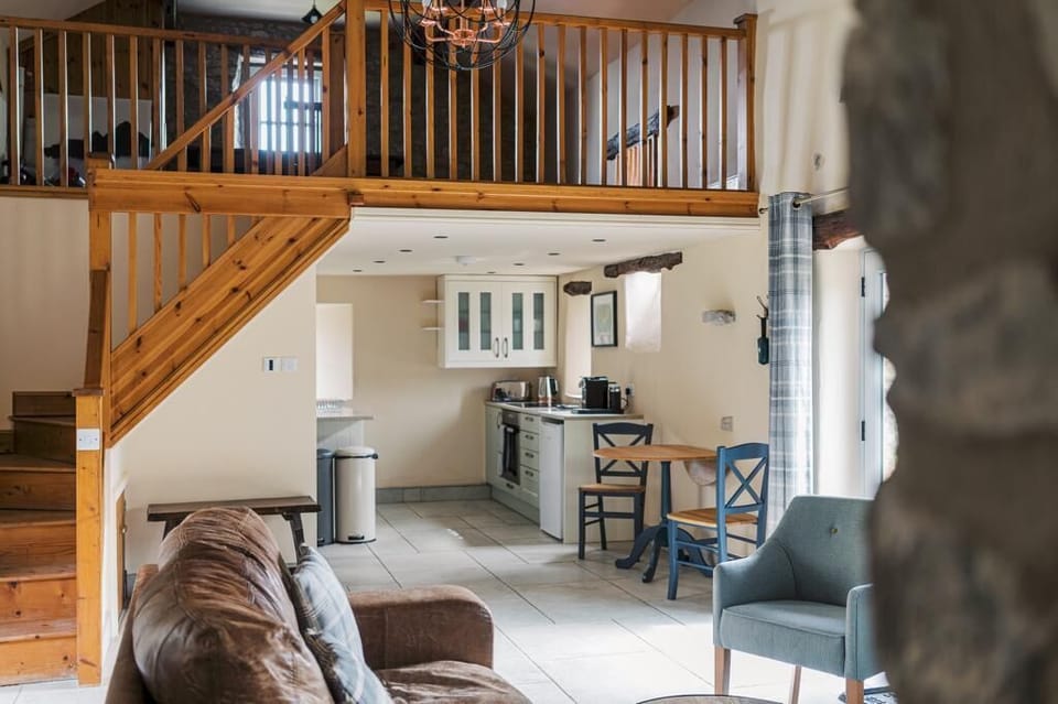 Cottage | Living area | 42-inch Smart TV with satellite channels, TV, Netflix