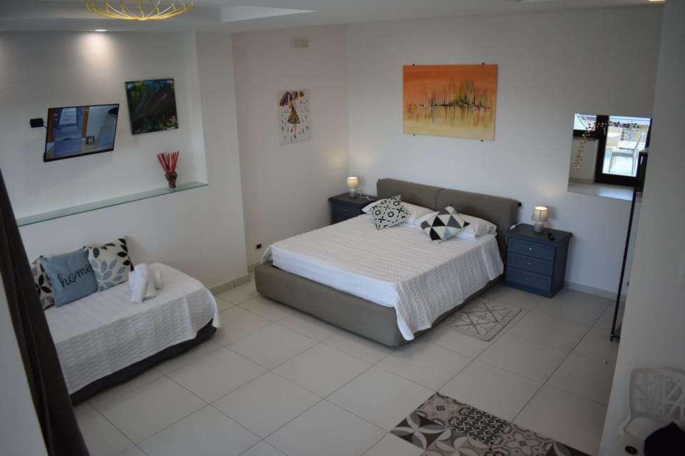 Comfort Apartment | Egyptian cotton sheets, premium bedding, memory foam beds, in-room safe