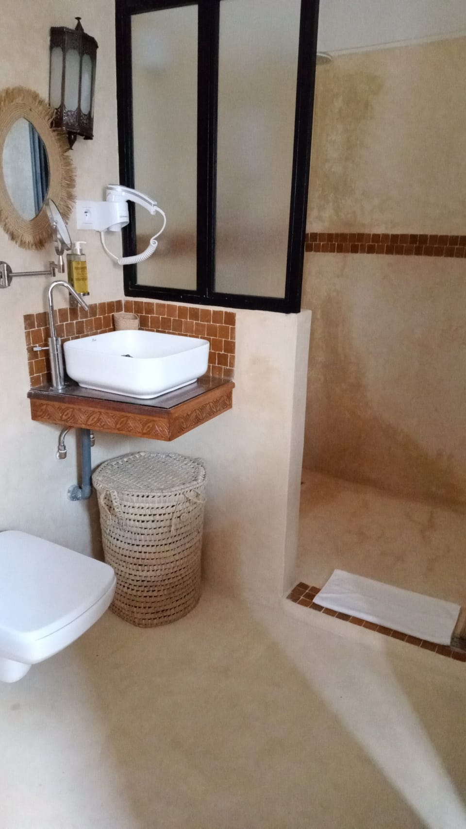 Superior Room | Bathroom | Shower, designer toiletries, bathrobes, towels
