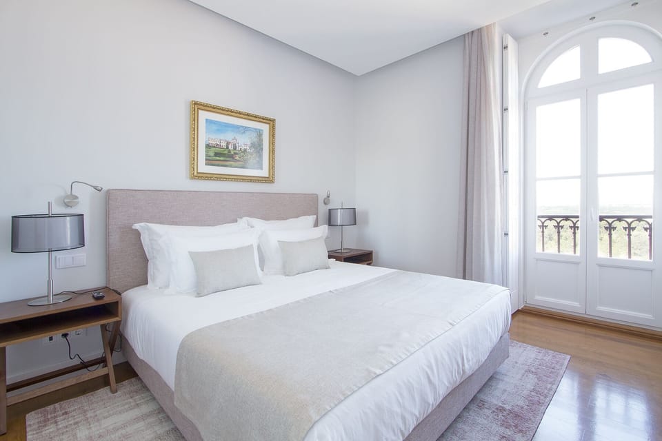 Premium Room | Minibar, in-room safe, soundproofing, travel crib
