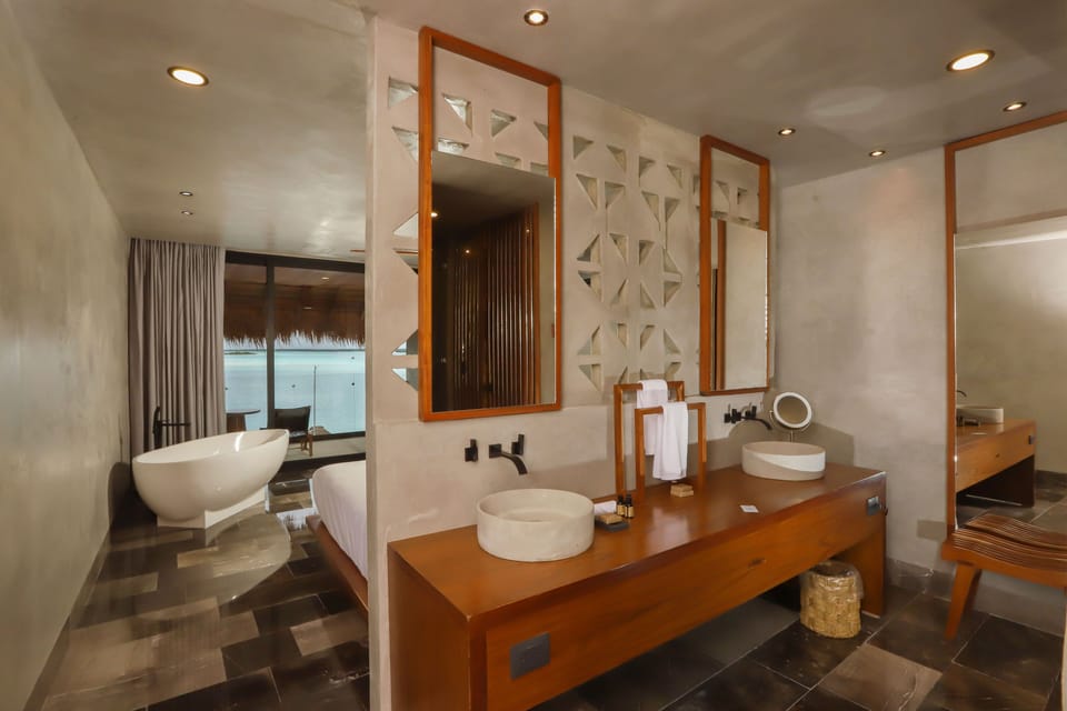 Deluxe Room, 1 King Bed, Bathtub, Lagoon View | Terrace/patio