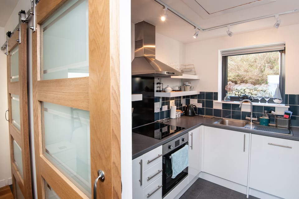 Comfort Studio, Ensuite, Sea View | Interior