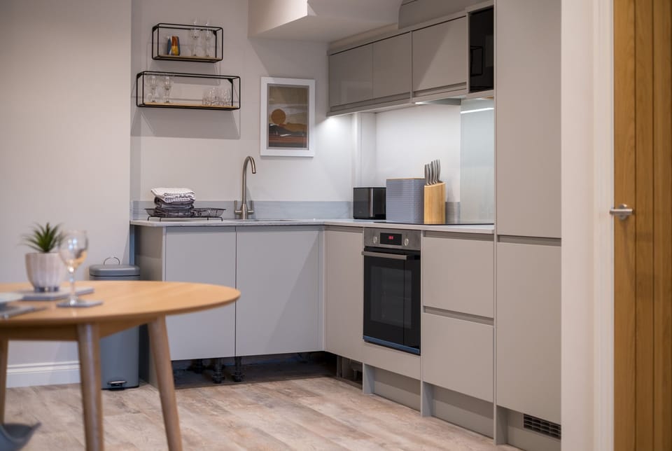 Cottage | Private kitchen | Fridge, microwave, dishwasher, electric kettle