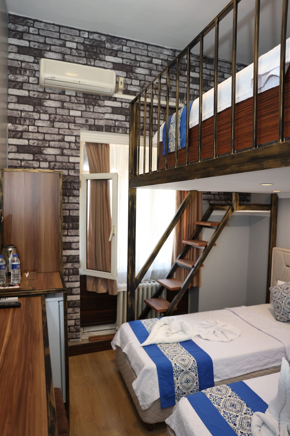 Deluxe Triple Room | Free minibar items, free WiFi, bed sheets