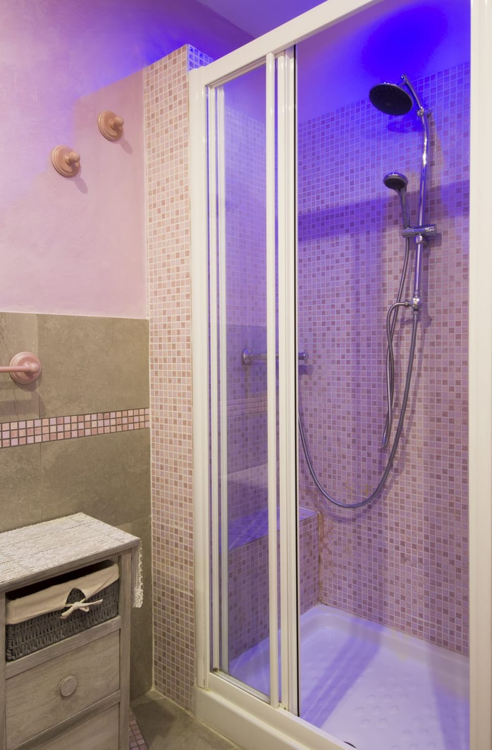 Double Room, Ensuite | Free cribs/infant beds, free WiFi, bed sheets