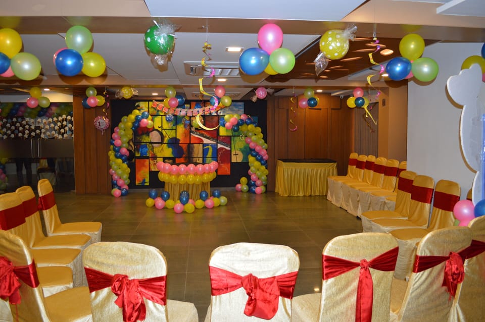 7Wonders Hotel Hotel in Gandhinagar