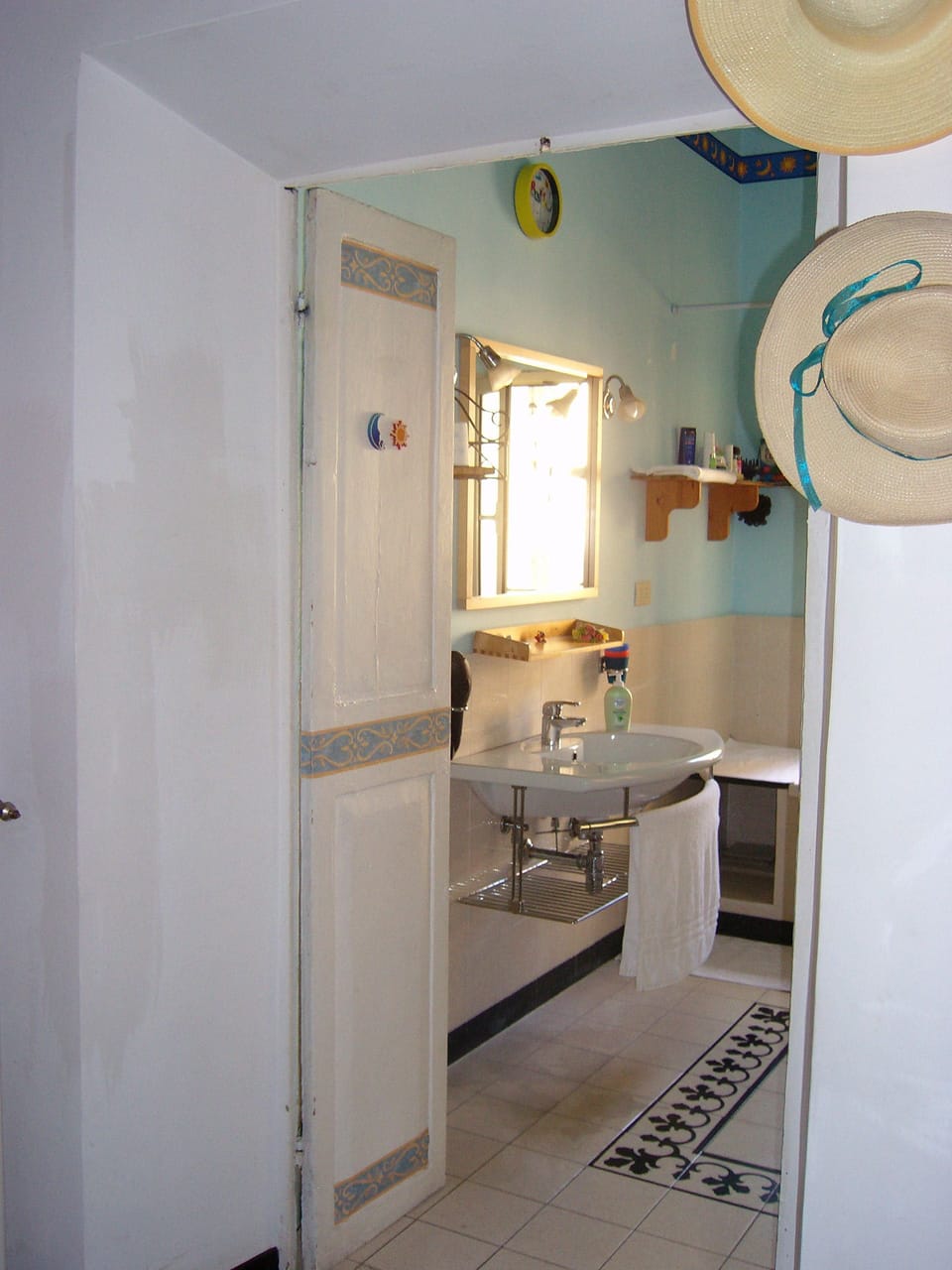 Twin Room, Shared Bathroom | Bathroom | Towels
