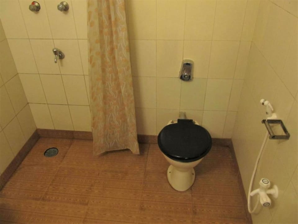 Shower, towels