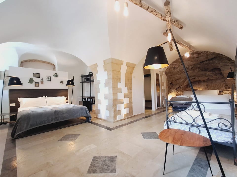 Luxury Quadruple Room | In-room safe, blackout drapes, soundproofing, WiFi (free)