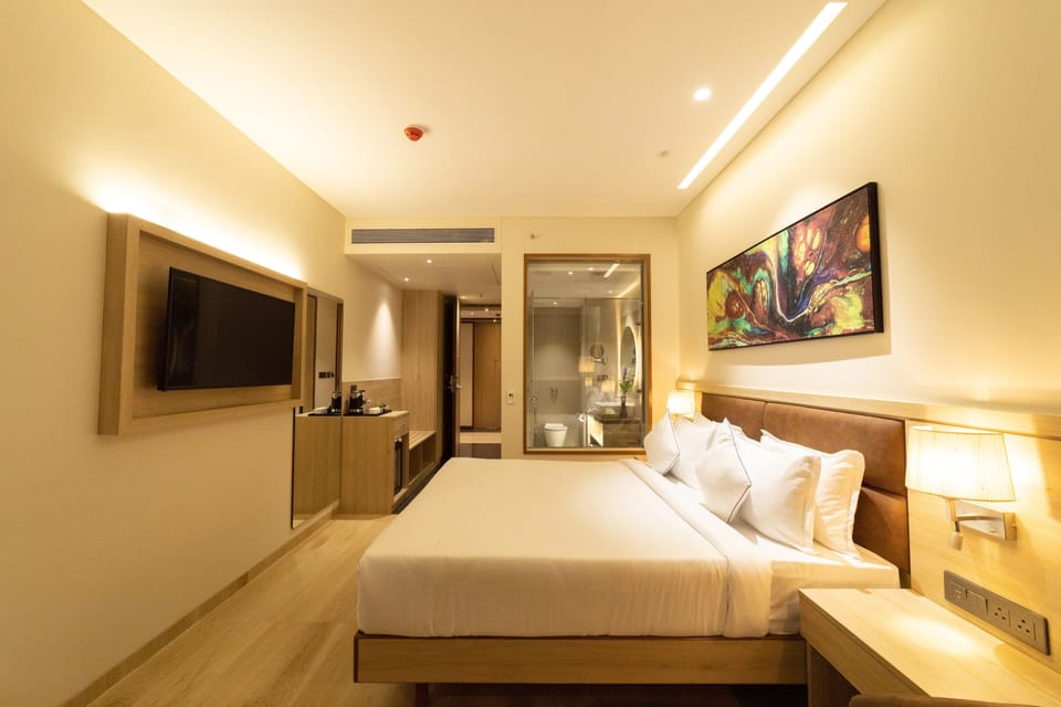 Executive Queen Room | Individually furnished, desk, soundproofing, free WiFi