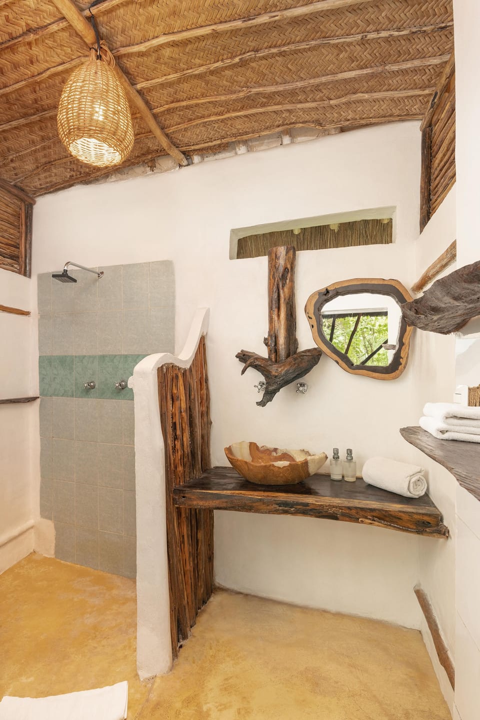 Quadruple Room | Bathroom | Shower, towels